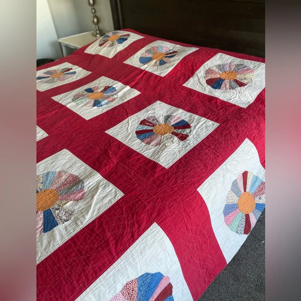 Vintage Dresden Plate Quilt Red & Beautiful 101”/95” well stitched❗️❗️